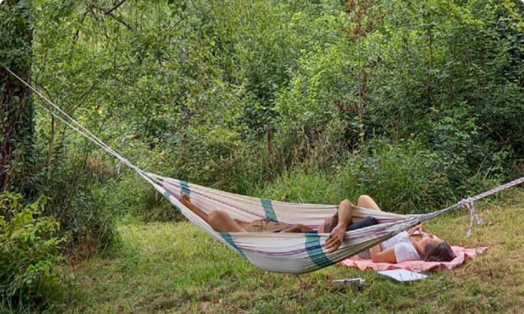 Hamak dans la forêt